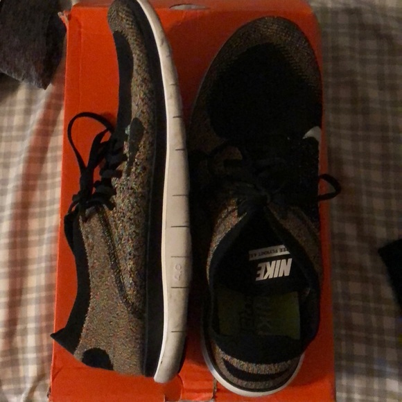 Nike running shoes - Picture 3 of 4